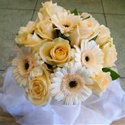 Peach bridesmaid bouquet