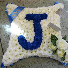Single letter cushion