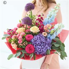 Interflora bright Handtied - size 7