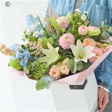 Interflora pastel handtied - size 6
